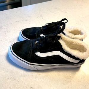 Vans insulated slip ons. Mens 4 womans 5.5 black.